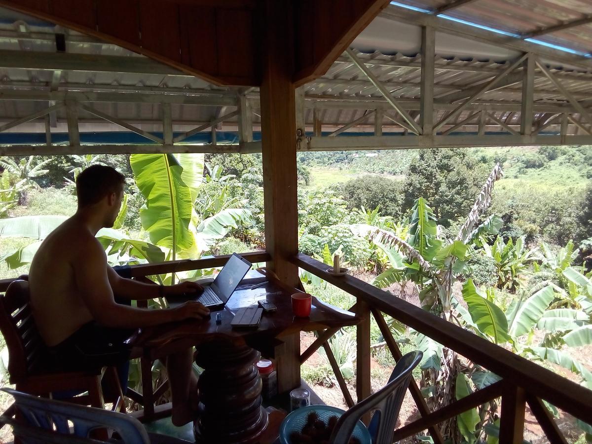 Mr Pov Home Stay Banlung Bagian luar foto